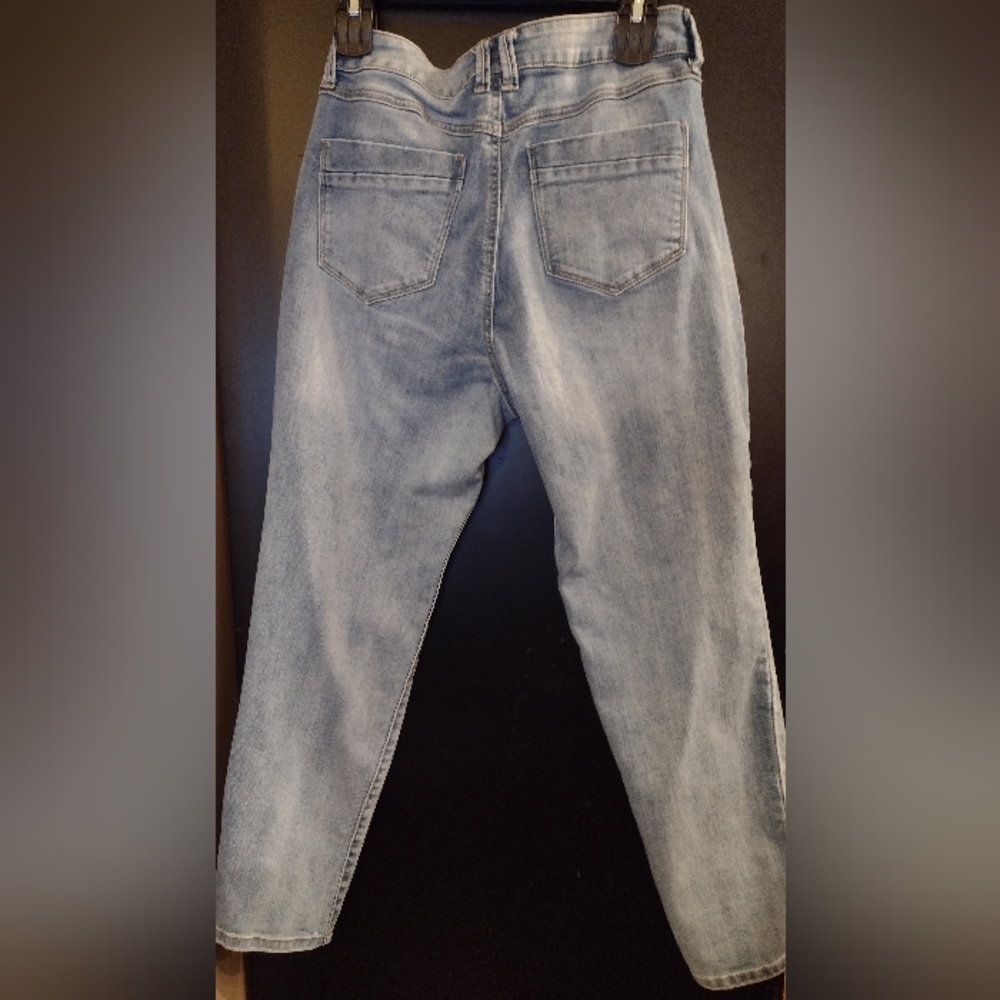 Jeans - Picture 3 of 4
